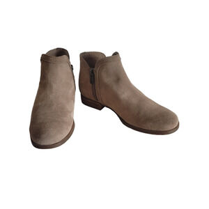 Koolaburra by UGGS Women's Tan Side Zip Round Toe Ankle Booties Size 6